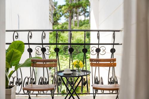 TTR Moonstone Apart Hotel near Linh Son Pagoda