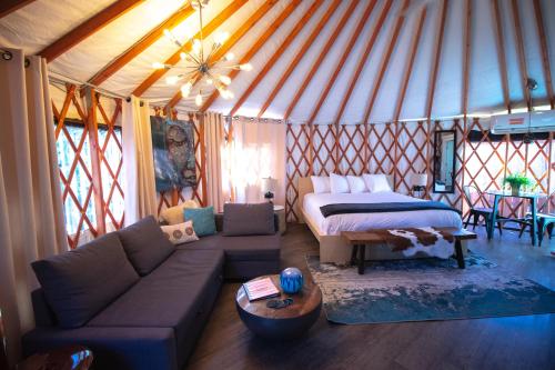 Escalante Yurts - Luxury Lodging