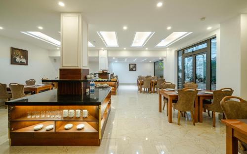 TTR Moonstone Apart Hotel near Linh Son Pagoda