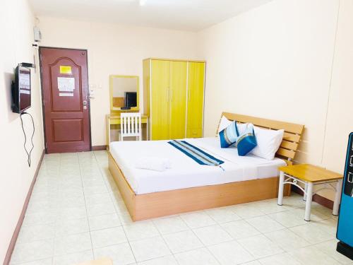 room detail thumbnail 0