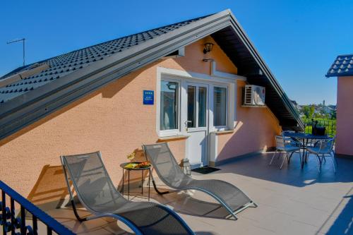Balcony/terrace, Studio apartment OAZA in Sisak