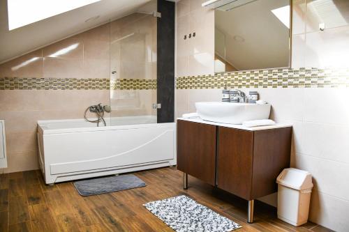 Bathroom, Studio apartment OAZA in Sisak