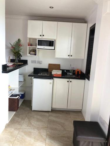 ห้องครัว, Moringa Villa Studio 2 in โซเฟรียร์