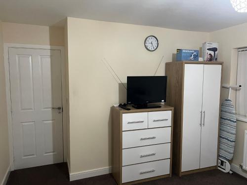 HAMS REST PLACE - Strictly Only ONE GUEST ALLOWED IN ONE ROOM A SECOND ACCOMPANYING PERSON WILL NOT BE ALLOWED INTO THE PROPERTY, Birmingham (foto 6)