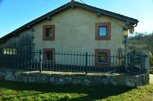 Viesnīcas āriene, La pensée sauvage, accueil, partage et ressourcement à la ferme (La pensee sauvage, accueil, partage et ressourcement a la ferme) in Rimont
