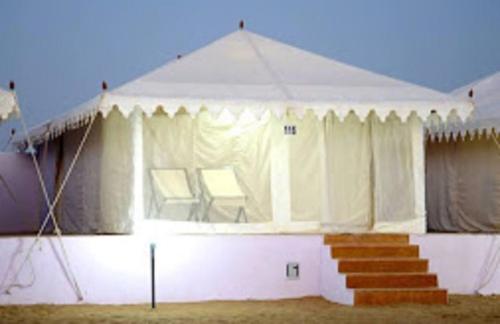 Romiyo Desert Camp
