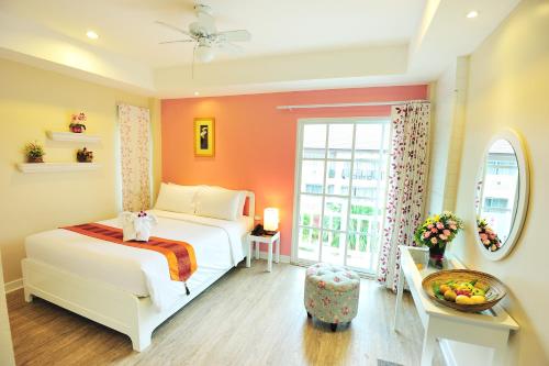 room detail thumbnail 0