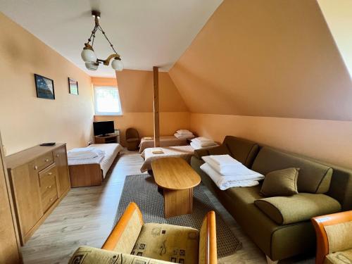 3 twin beds, 1 sofa bed