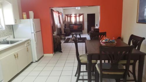 2 Bedroom 2 Bathroom House Centrally Located