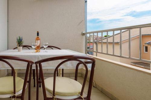 Apartment image 8