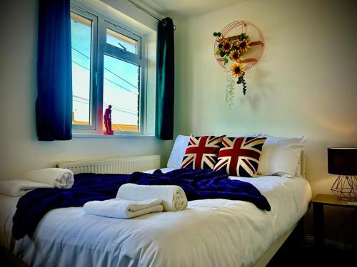 4 Bedroom House -Sleeps 10- Big Savings On Long Stays!
