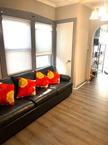 Entire 3bd Apartment mins to NYC + Free Parking in Teaneck, USA