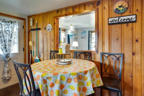 Pet-Friendly Ohio Retreat with Patio and Fire Pit! in Buckeye Lake, USA