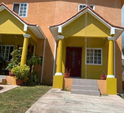 B&B Mandeville - TOWNHOUSE GET-a-WAY - Bed and Breakfast Mandeville