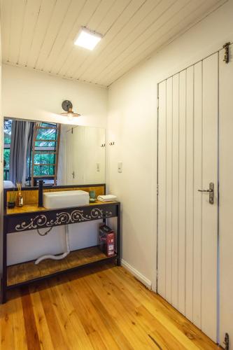 Suite with Mountain View image 10