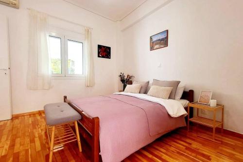 Renovated Central Apt-3min from Metro Station, Athens