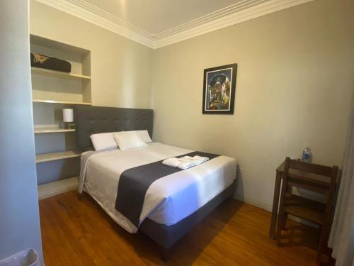 Double Room image 2