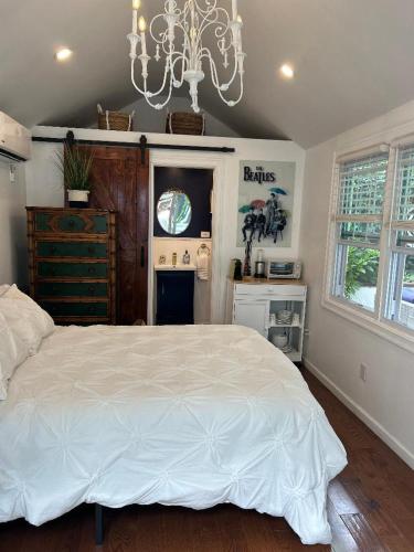 Adorable 1 bedroom cottage in Forest Hills, USA