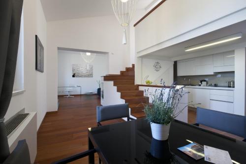 Oriana Homèl Roma, Roma (foto 4)