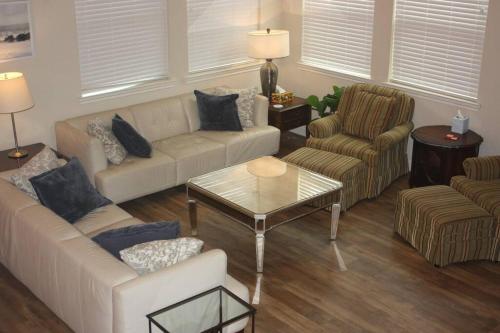 4 Bedroom - Luxury Home and Bedding -Sleeps 9 in Humble, USA