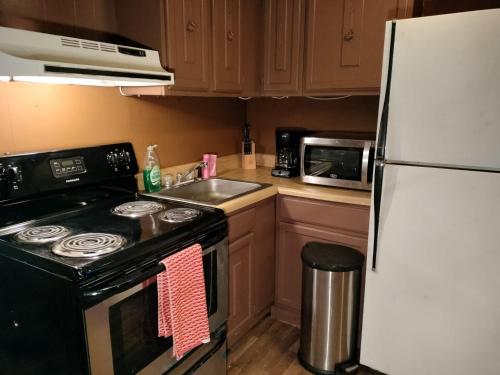 LOVELY ONE BEDROOM BASEMENT PLACE in Frederick, USA