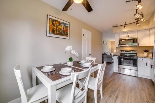 Renovated Munster Condo - 15 Mi to Lake Michigan! in Munster, USA