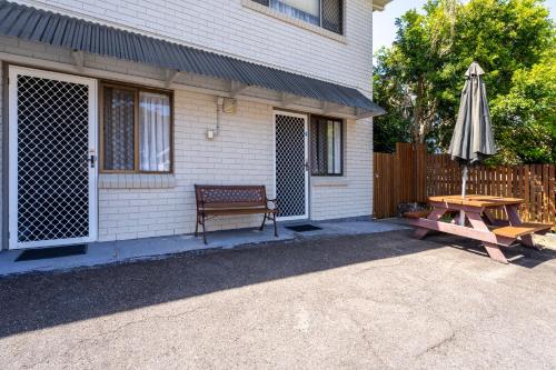 ทัศนียภาพ, โมเต็ลพอร์ทอโลฮา  (Port Aloha Motel) in พอร์ทแม็กคัวเรีย
