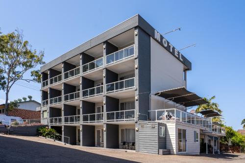 ทัศนียภาพภายนอกโรงแรม, โมเต็ลพอร์ทอโลฮา  (Port Aloha Motel) in พอร์ทแม็กคัวเรีย
