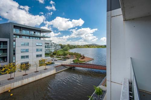 Lake View Apartment in Kingston