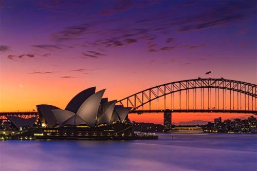 Best Sydney Views from Potts Point with Rooftop Pool - image 9