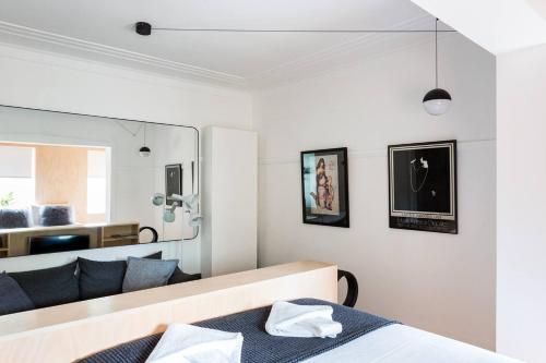 Designer Darlinghurst Studio with Rooftop Views - image 6
