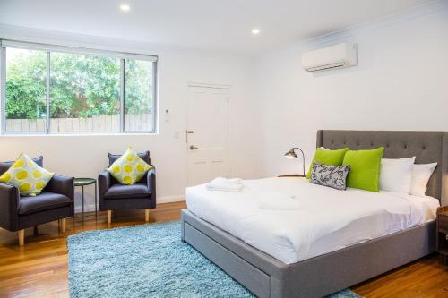 Esperanza Gardens - A Stylish Victorian Studio - image 14