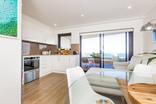Bondi Beachfront Lifestyle - Ocean Views and Parking - image 7
