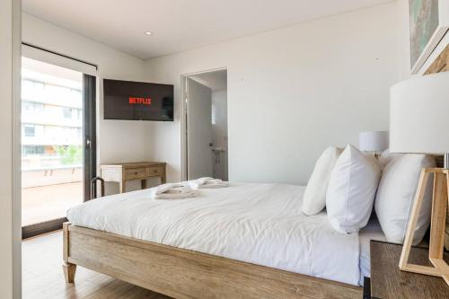 Bondi Beachfront Lifestyle - Ocean Views and Parking - image 10
