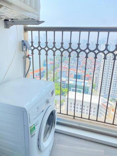 Serviced Apartment D' El Dorado 1br WestLake view/swimming pool/washer-dryer