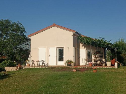 Maison à la campagne idéalement située dans le 63 gîte à louer Chavaroux