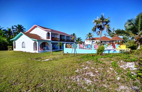 Facilities, Unique Village in North Palmetto Point