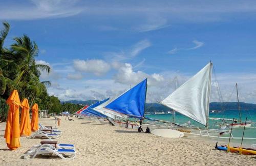8 Colors Penthouse Boracay Beach House Resort by Cocotel