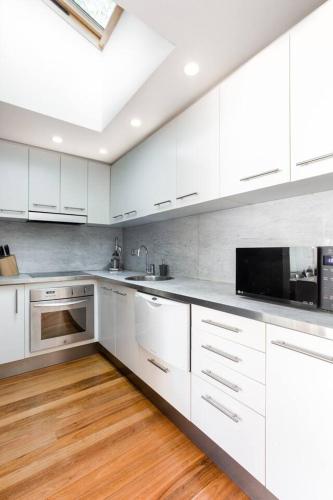 'Redfern Retreat' Contemporary Inner-city Terrace - image 5