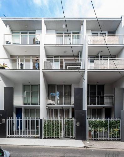 'Redfern Retreat' Contemporary Inner-city Terrace - image 4