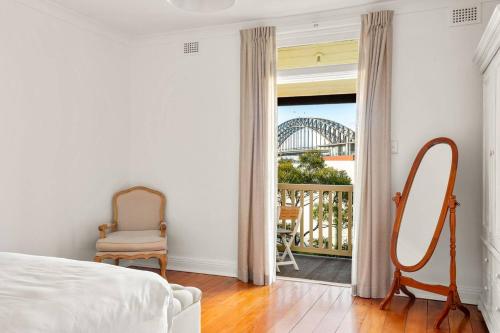 Contemporary Charm with Spectacular Harbour Views - image 13