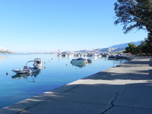  Apartments Riva in Pag