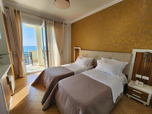 Standard Twin Room with Balcony and Sea View