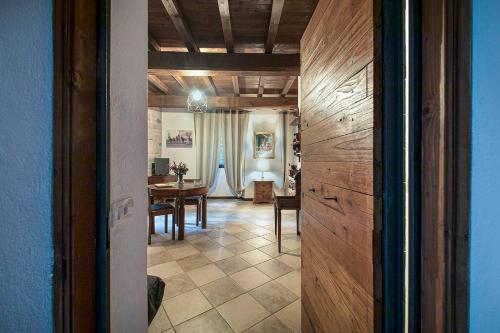 設施, Le casette del borgo antico in 隆齊里奧內