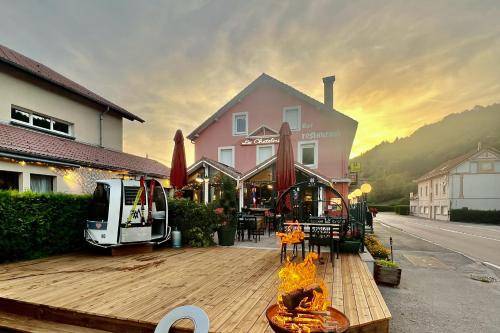 Logis Hôtel et Chalets Les Chatelminés - Hôtel - La Bresse