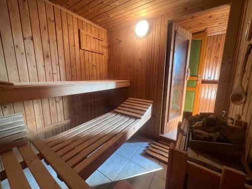 Demeure La Belle Époque, Sauna et Billard Français gîte à louer Compertrix