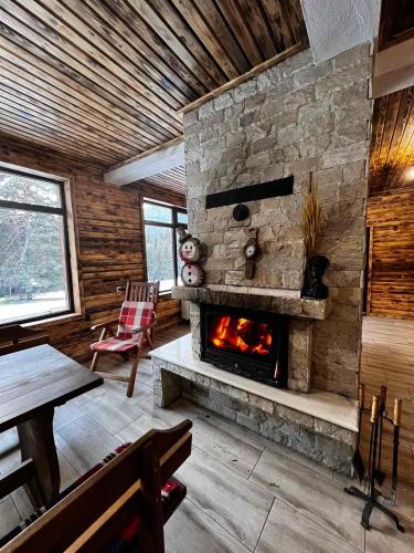 Райски кът “Еленова поляна” (Раиски кът “Еленова поляна”) in Semkovo