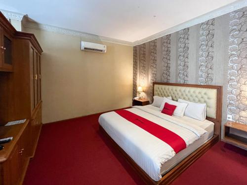 RedDoorz Premium Syariah at Mutiara Hijau Suites Medan