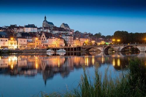Le Mustang Internet Fibre Netflix in Joigny