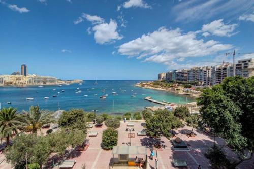 Seafront 2BR apartment in Sliema